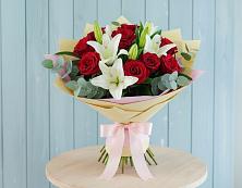 Букет цветов из:  Лилии и Розы в Елизаветинской Краснодарского края