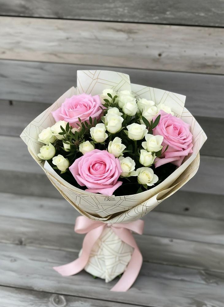 Букет цветов из: Розы в Елизаветинской Краснодарского края