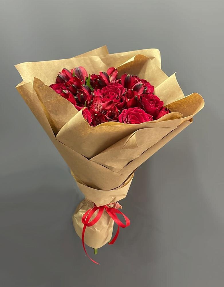 Букет цветов из: Альстромерии и Розы в Елизаветинской Краснодарского края