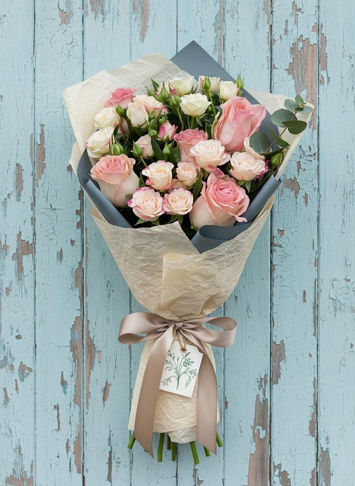 Букет цветов из: Розы в Елизаветинской Краснодарского края