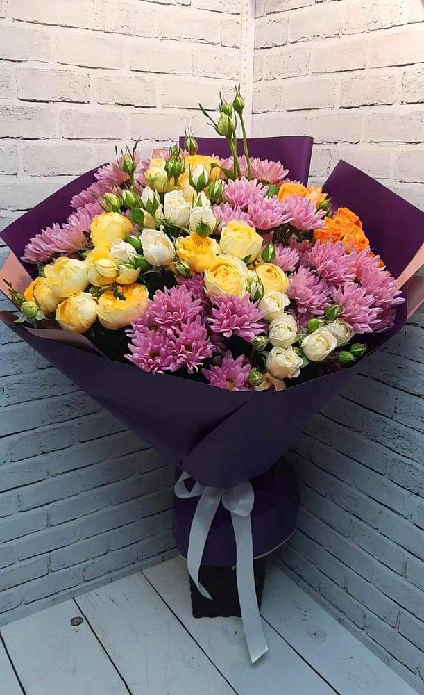 Букет цветов из: Хризантемы и Розы в Елизаветинской Краснодарского края