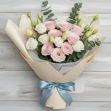 Букет цветов из:  Лизиантусы в Елизаветинской Краснодарского края