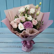 Букет цветов из:  Розы и Лизиантусы в Елизаветинской Краснодарского края