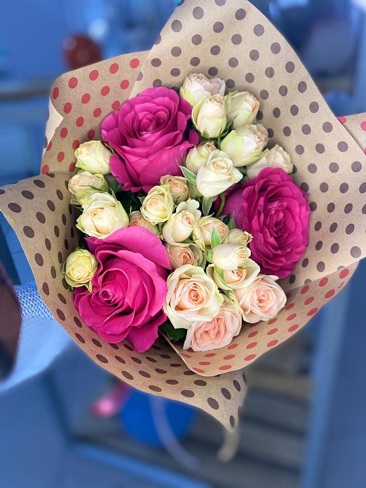 Букет цветов из: Розы в Елизаветинской Краснодарского края