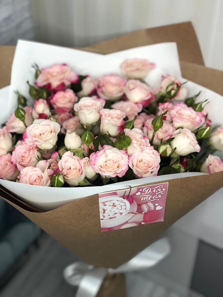 Букет цветов из: Розы в Елизаветинской Краснодарского края