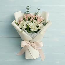 Букет цветов из:  Альстромерии в Елизаветинской Краснодарского края