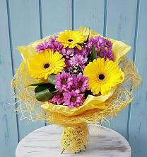 Букет цветов из:  Хризантемы и Герберы в Елизаветинской Краснодарского края