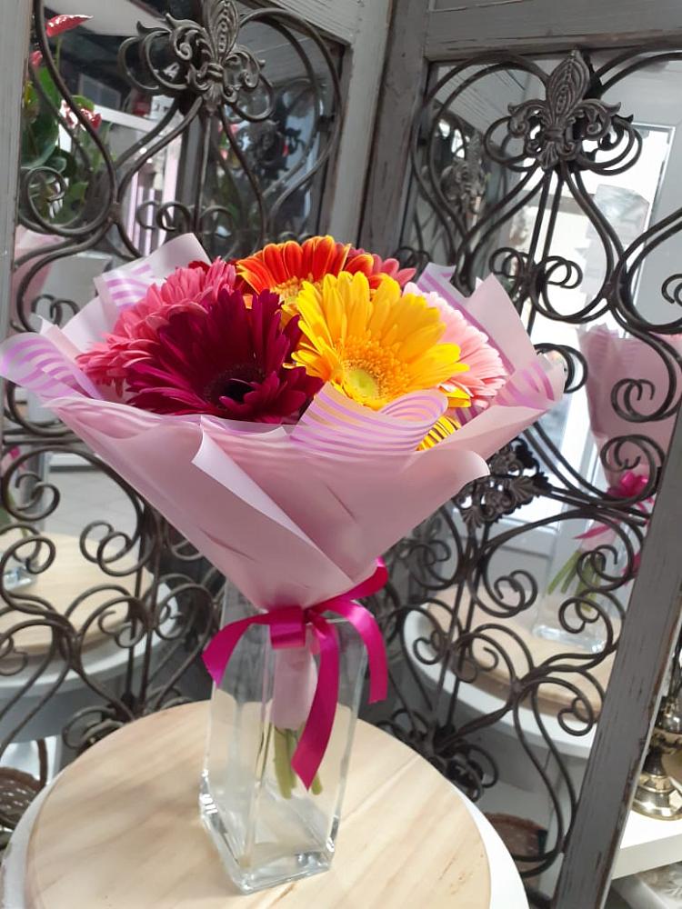 Букет цветов из: Герберы в Елизаветинской Краснодарского края