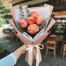 Букет цветов из:  Розы в Елизаветинской Краснодарского края