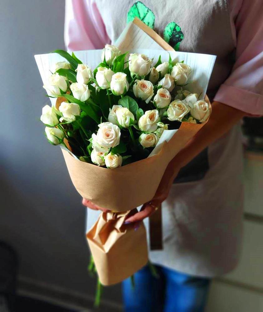 Букет цветов из: Розы в Елизаветинской Краснодарского края