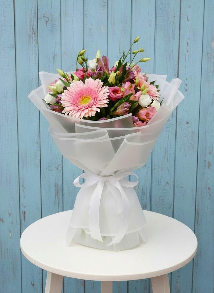 Букет цветов из: Герберы, Альстромерии и Лизиантусы в Елизаветинской Краснодарского края