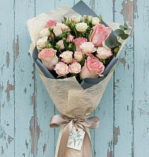 Букет цветов из:  Розы в Елизаветинской Краснодарского края