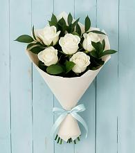 Букет цветов из:  Розы в Елизаветинской Краснодарского края