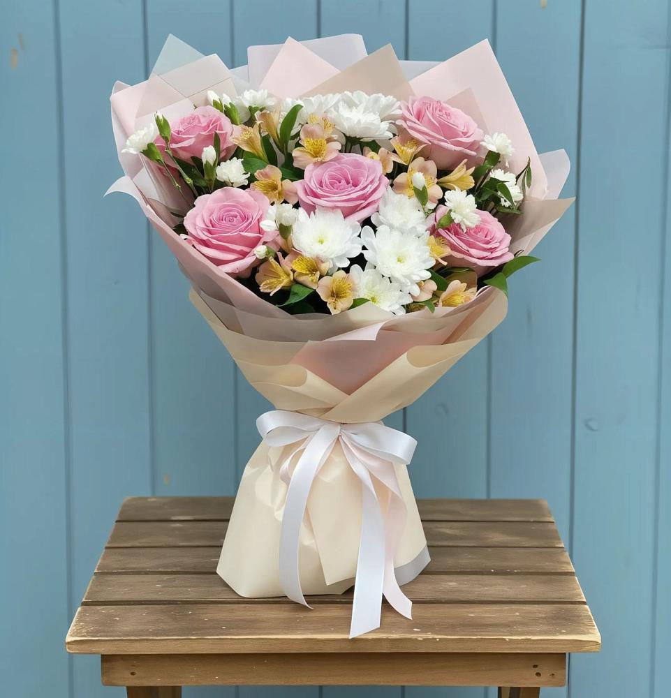 Букет цветов из: Гвоздики, Орхидеи и Розы в Елизаветинской Краснодарского края