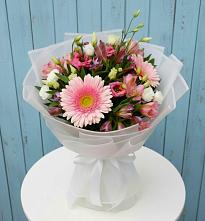 Букет цветов из:  Герберы, Альстромерии и Лизиантусы в Елизаветинской Краснодарского края