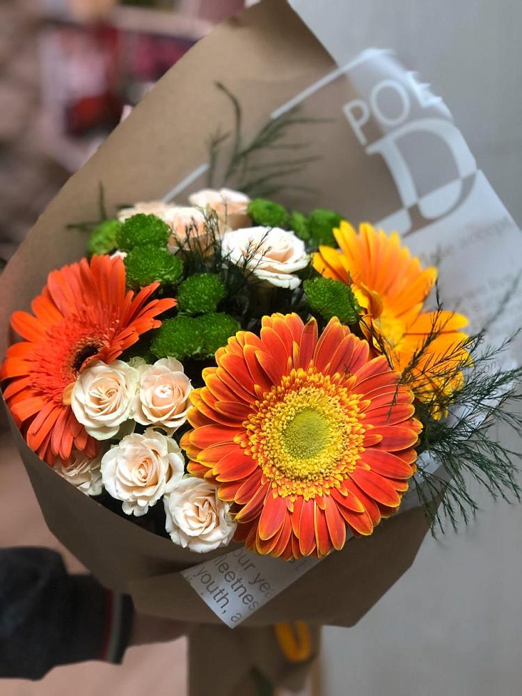Букет цветов из: Герберы, Хризантемы и Розы в Елизаветинской Краснодарского края