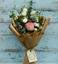 Букет цветов из:  Розы и Лизиантусы в Елизаветинской Краснодарского края