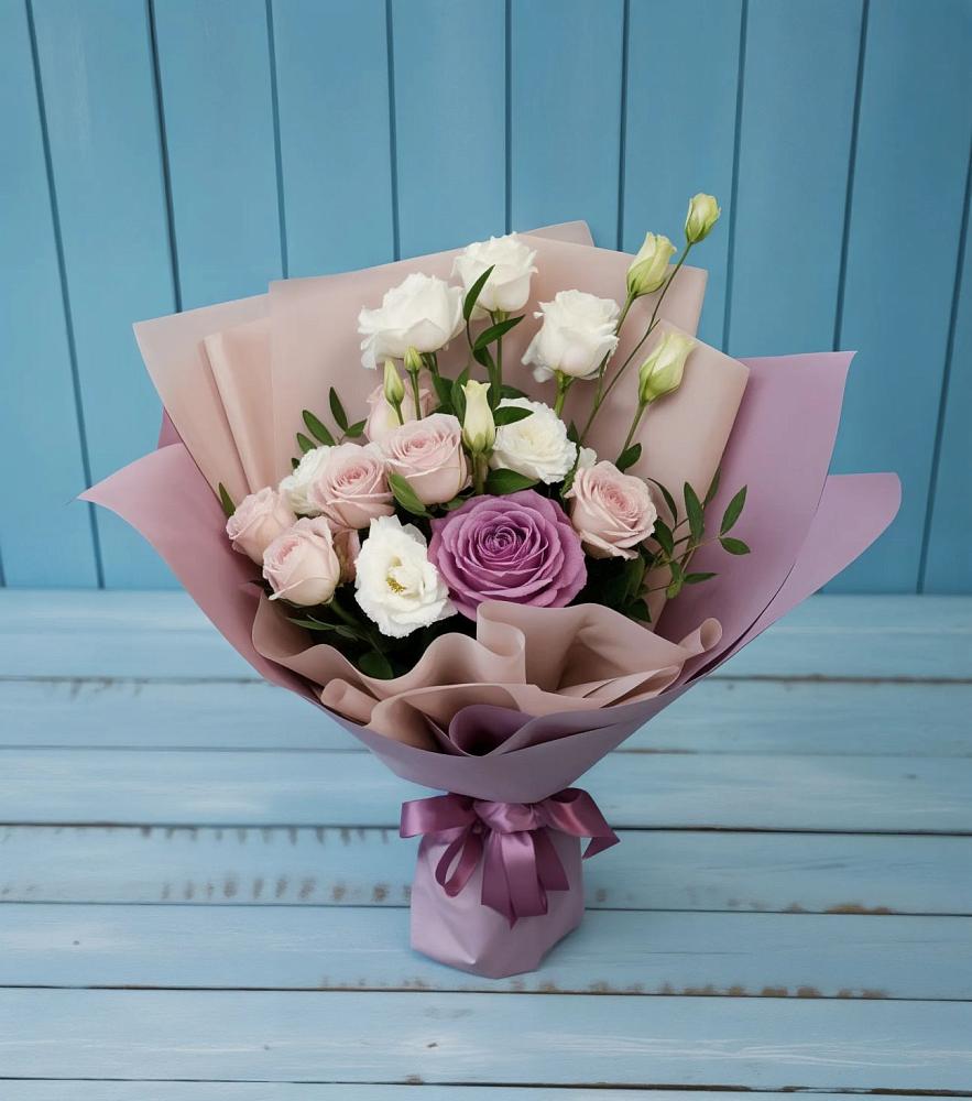 Букет цветов из: Розы и Лизиантусы в Елизаветинской Краснодарского края